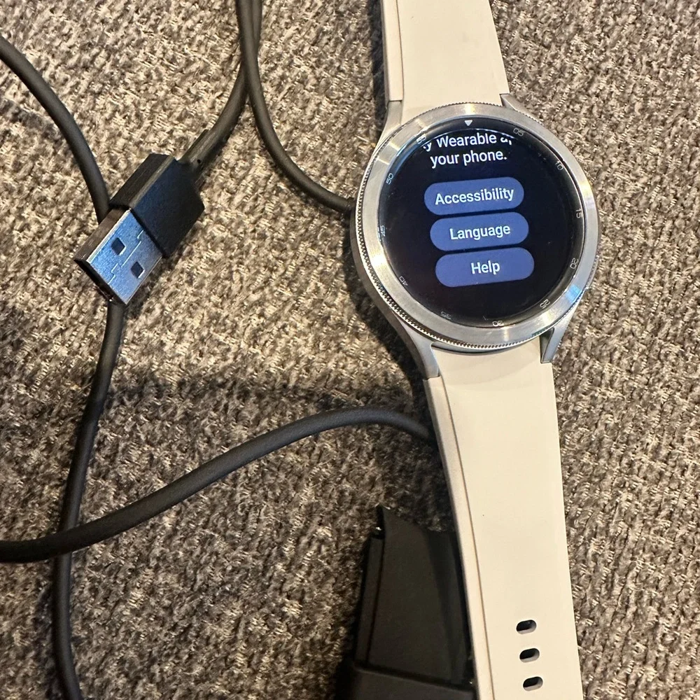 Samsung Galaxy Watch4 Classic - Gray